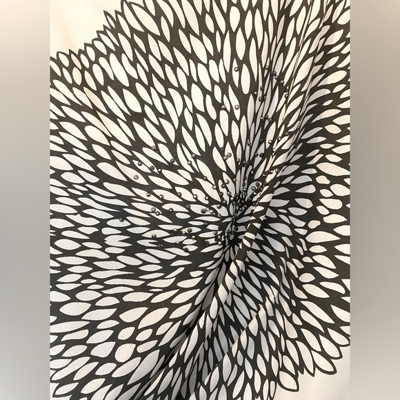 Dress - Picture 5 of 7